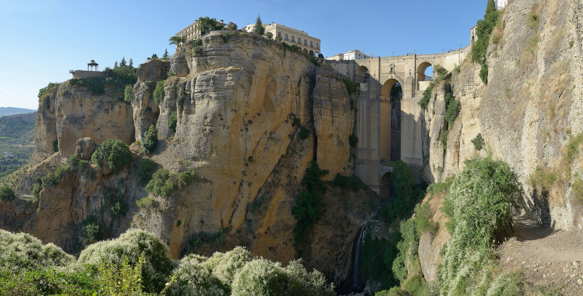 El Puente Nuevo de Ronda sobre el tajo, Andalucía